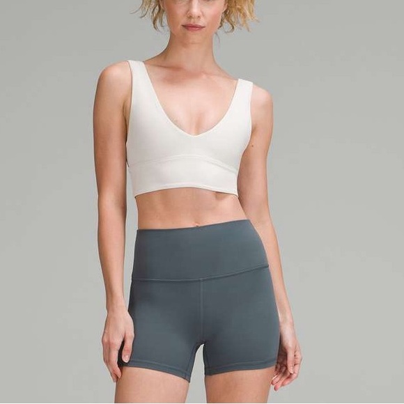 NWOT lululemon sz 2 grey align short 4” - Picture 5 of 6